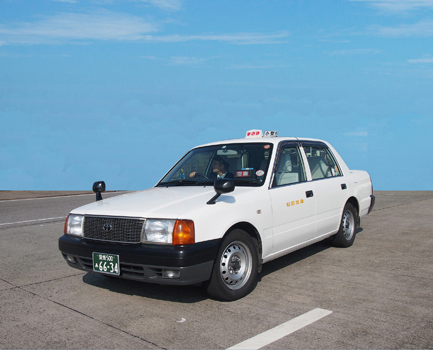 小型タクシー(定員4名)13台